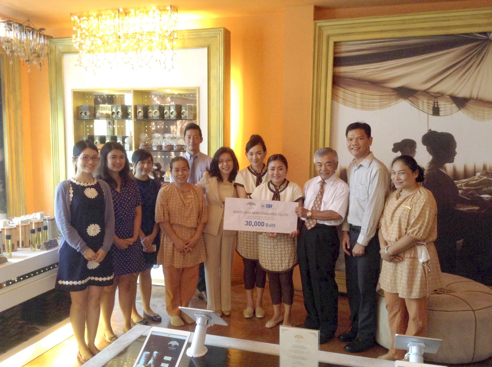Asia Herb Association Bangkok Co.,Ltd.が奨学金30,000バーツの御寄付